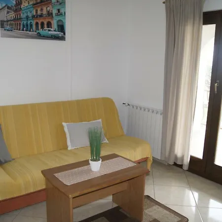 Popovic Apartment *